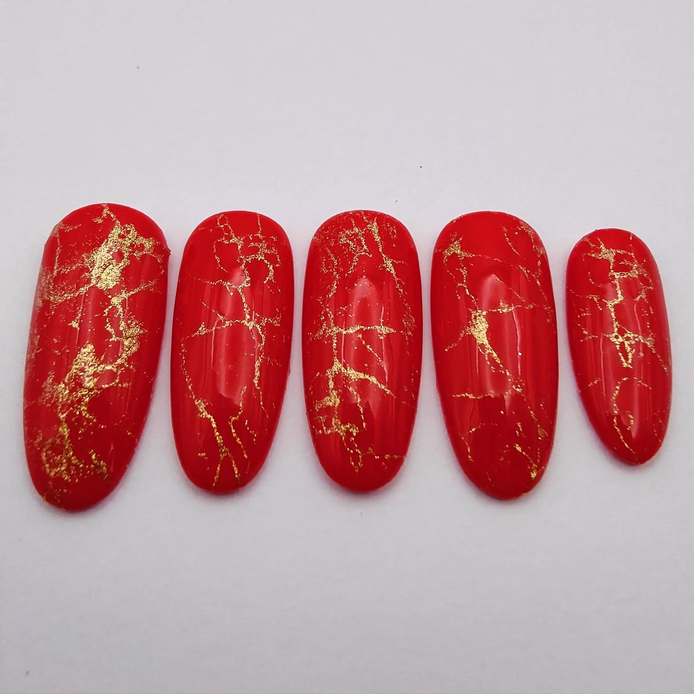 Rouge Marbré d’Or Déa Manus