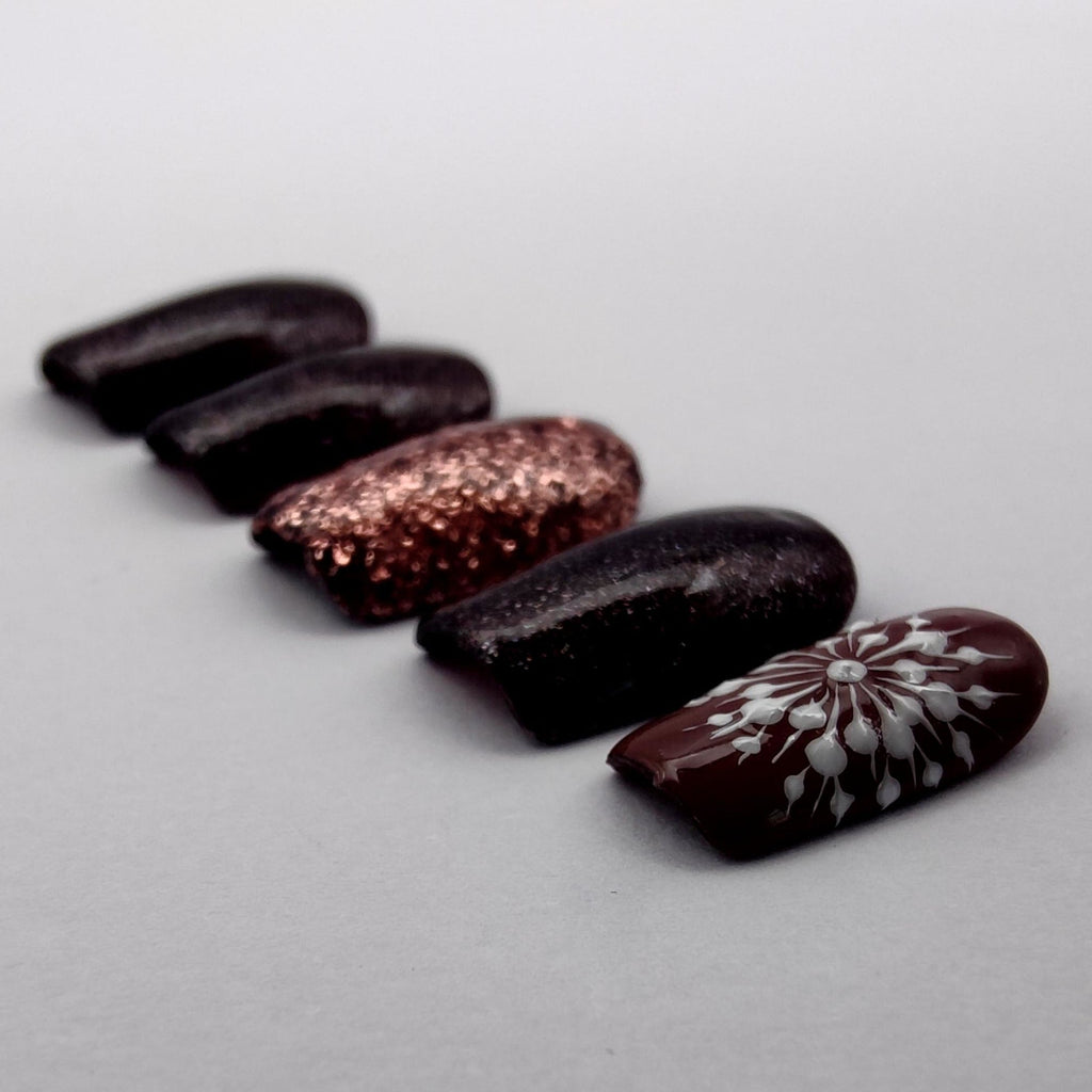 Nuit Cuivrée Déa Manus