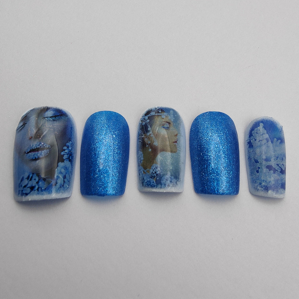 Reine des Glaces Déa Manus