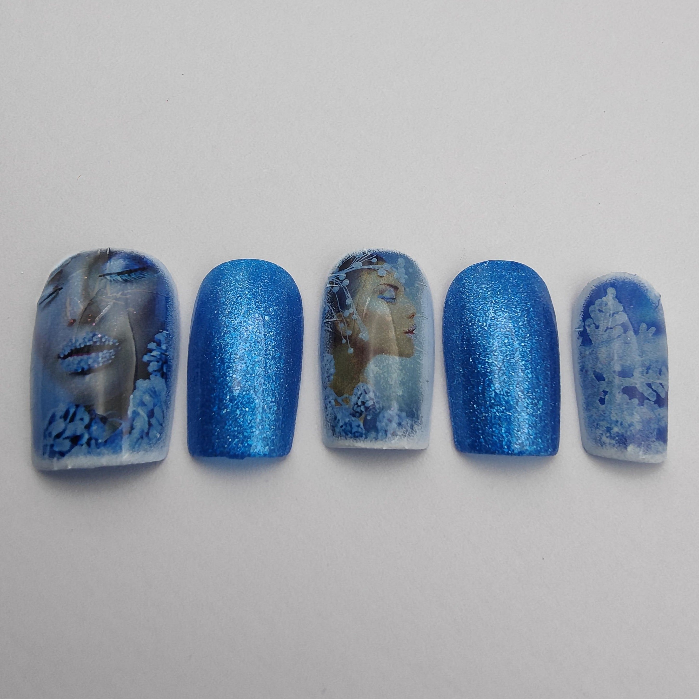 Reine des Glaces Déa Manus