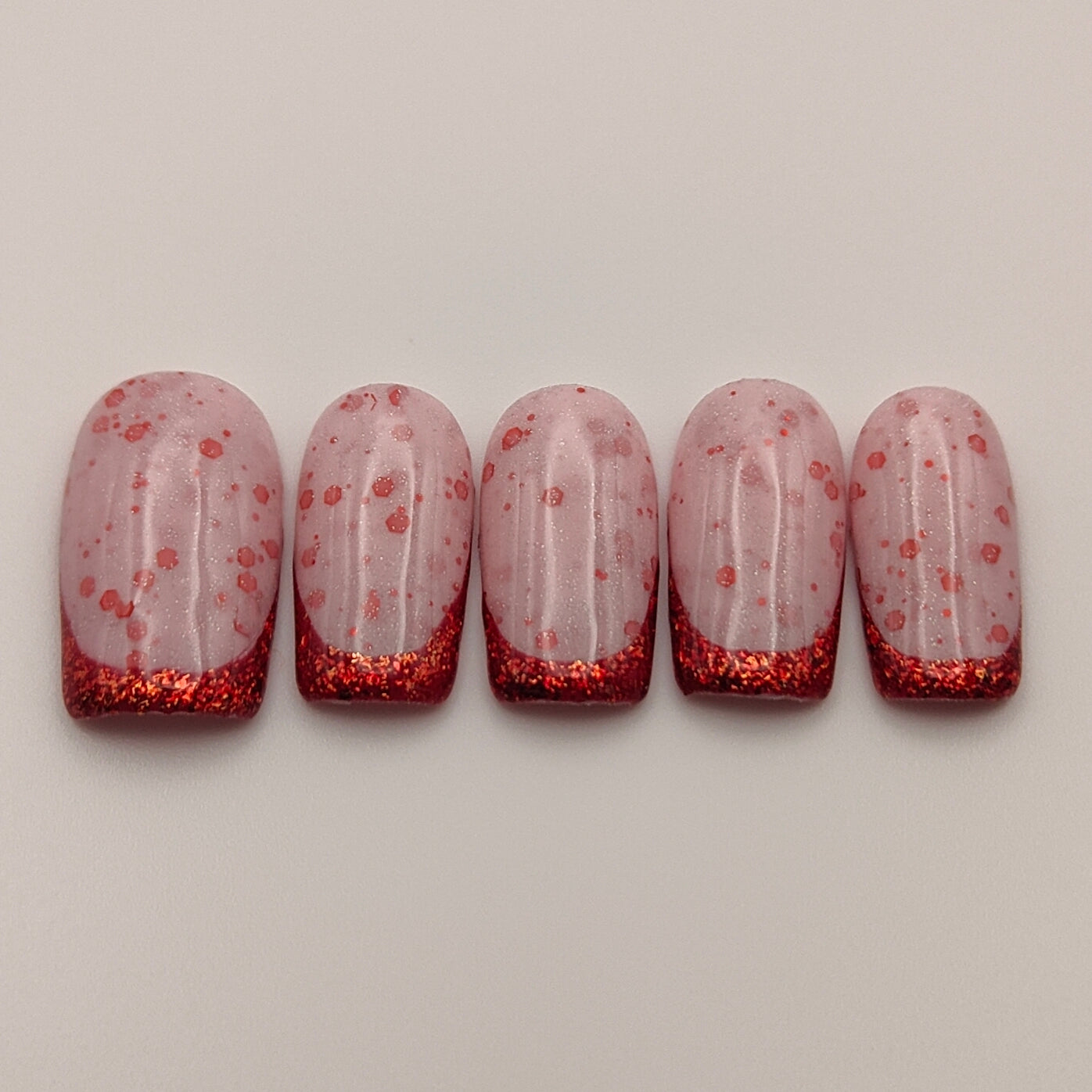 French Éclat de Rubis Déa Manus