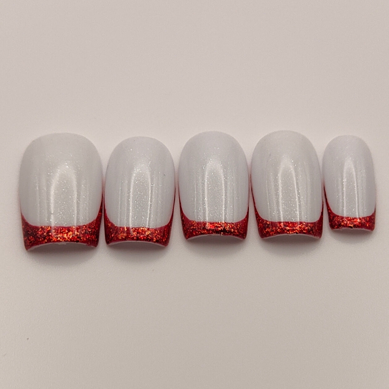 French Signature Rubis Déa Manus