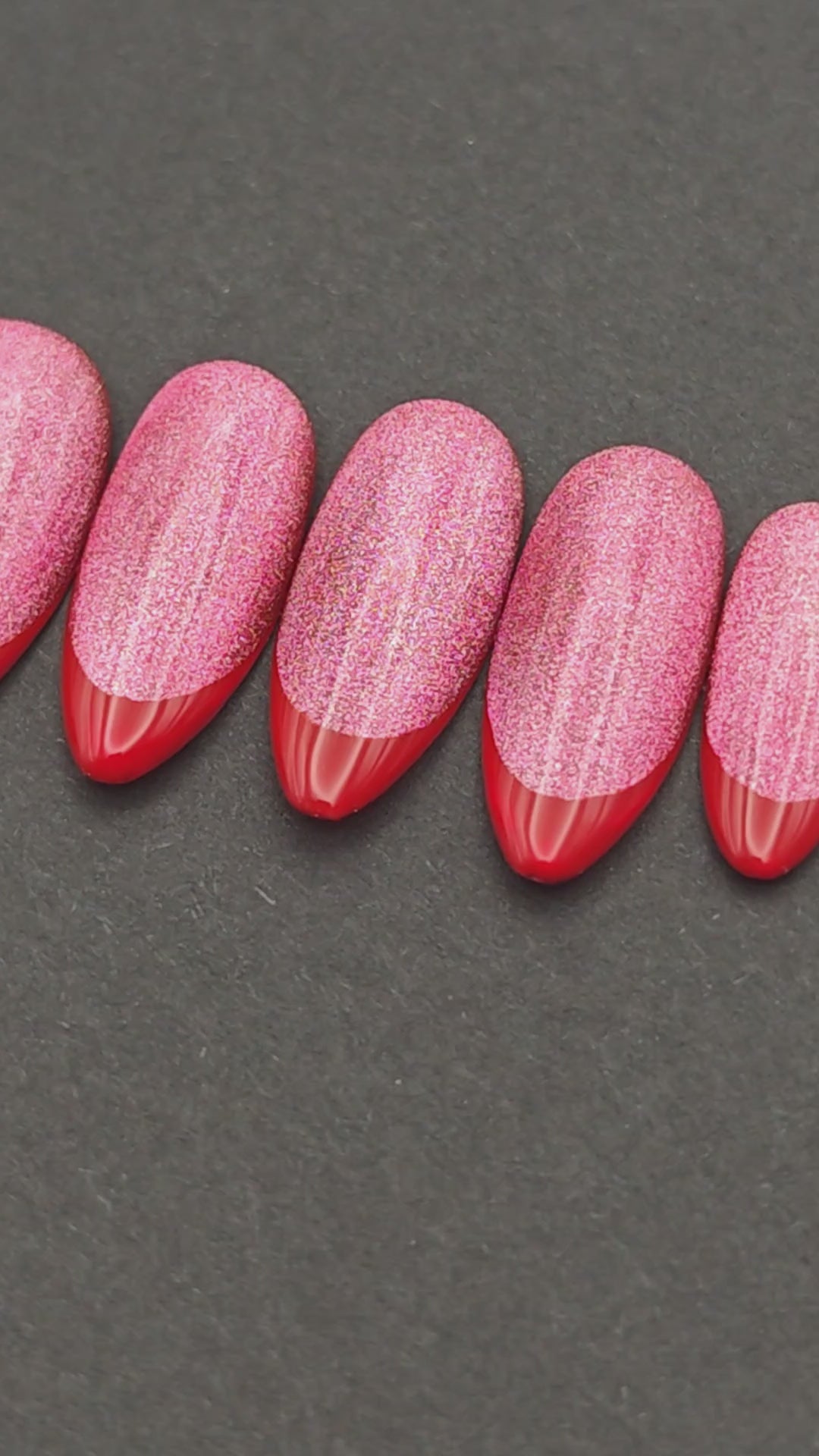 Velours d’Aphrodite – Cat Eyes