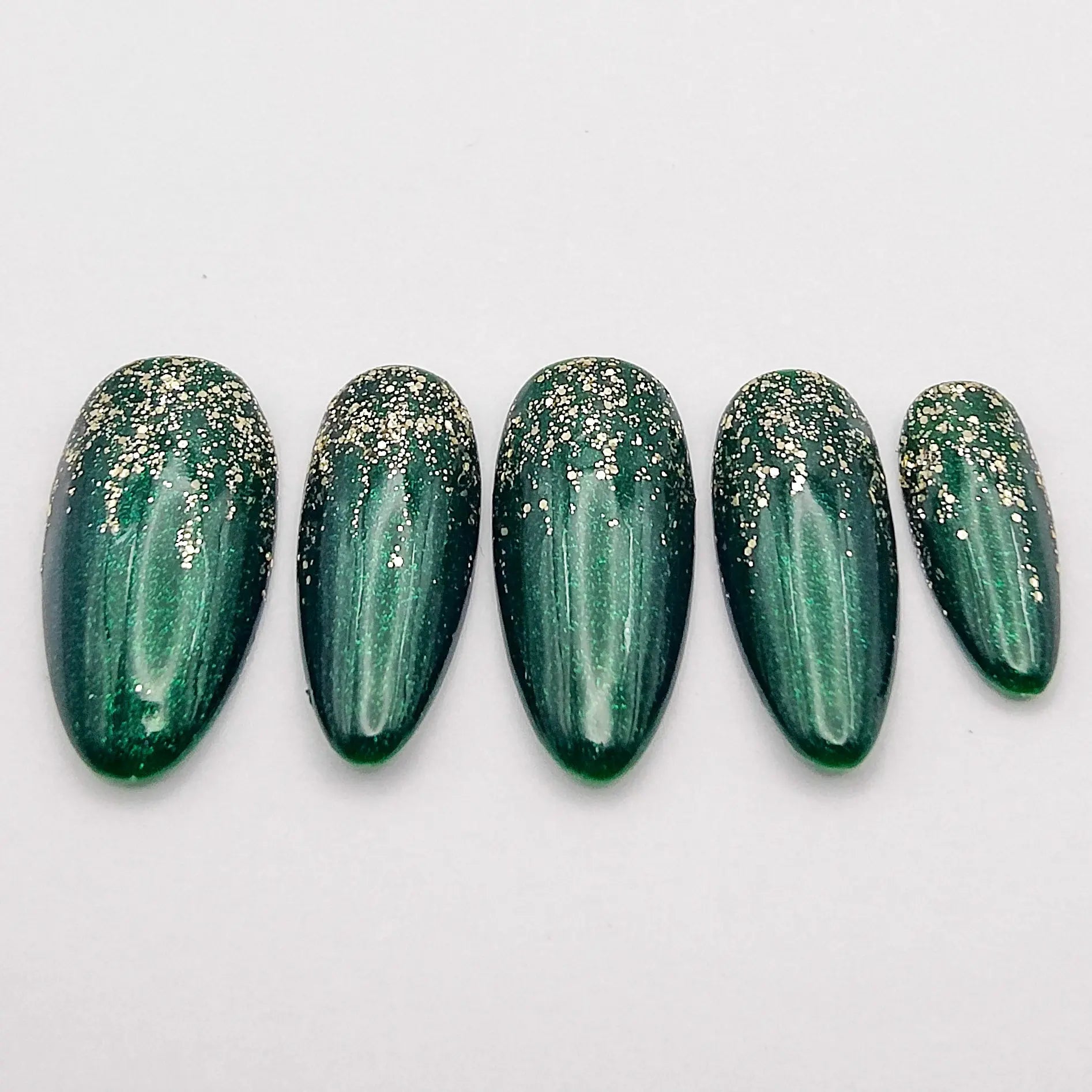 Émeraude Stellaire Déa Manus